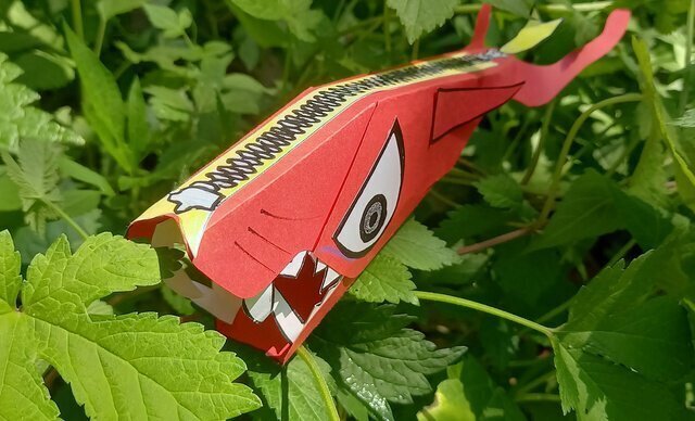 《森の掟》赤い怪物をつかまえよう!(紙工作)