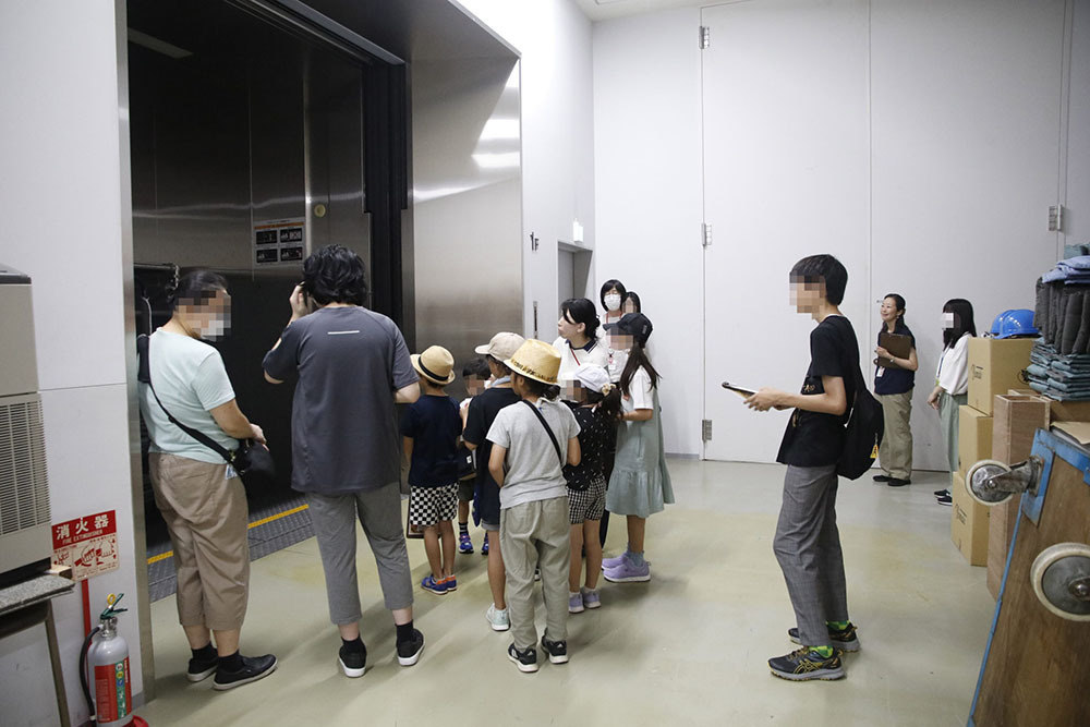 美術館裏探検（小学生）